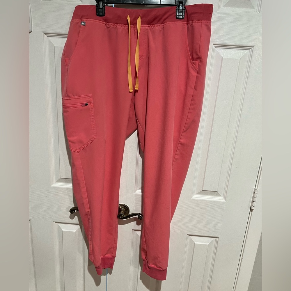 COPY - Figs Zamora Jogger scrub pant. Hot Coral. XXL Tall. EUC.